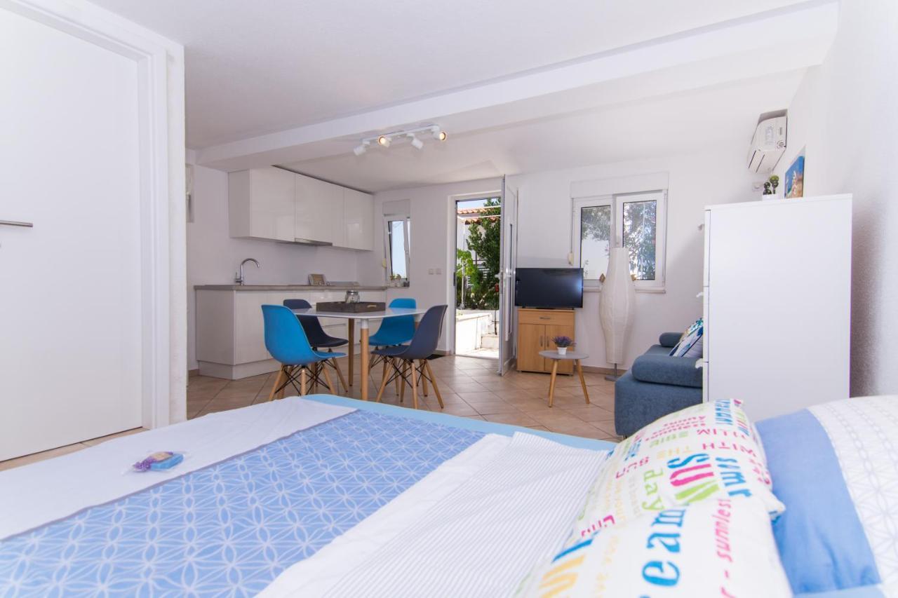 Apartments Lumini Трогир Екстериор снимка