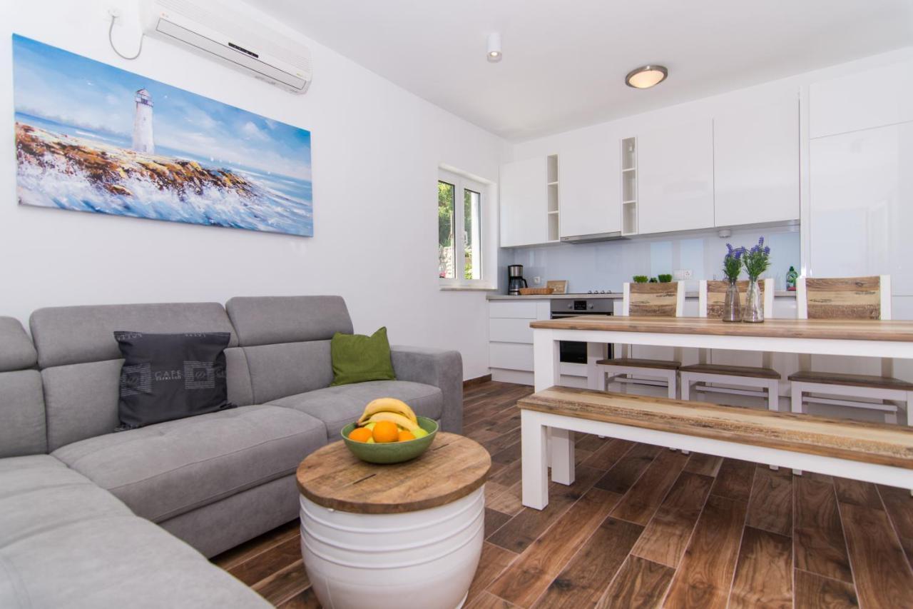 Apartments Lumini Трогир Екстериор снимка