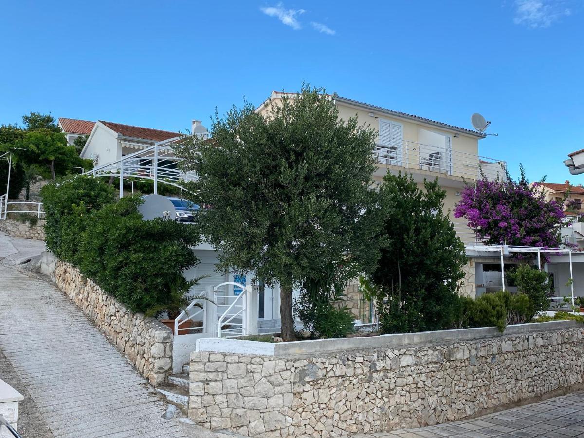 Apartments Lumini Трогир Екстериор снимка